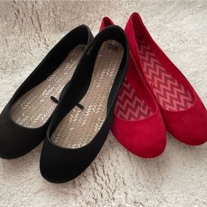 Bundle of 2 slip on flats